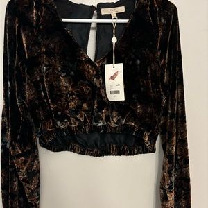 Velvet long sleeve crop top